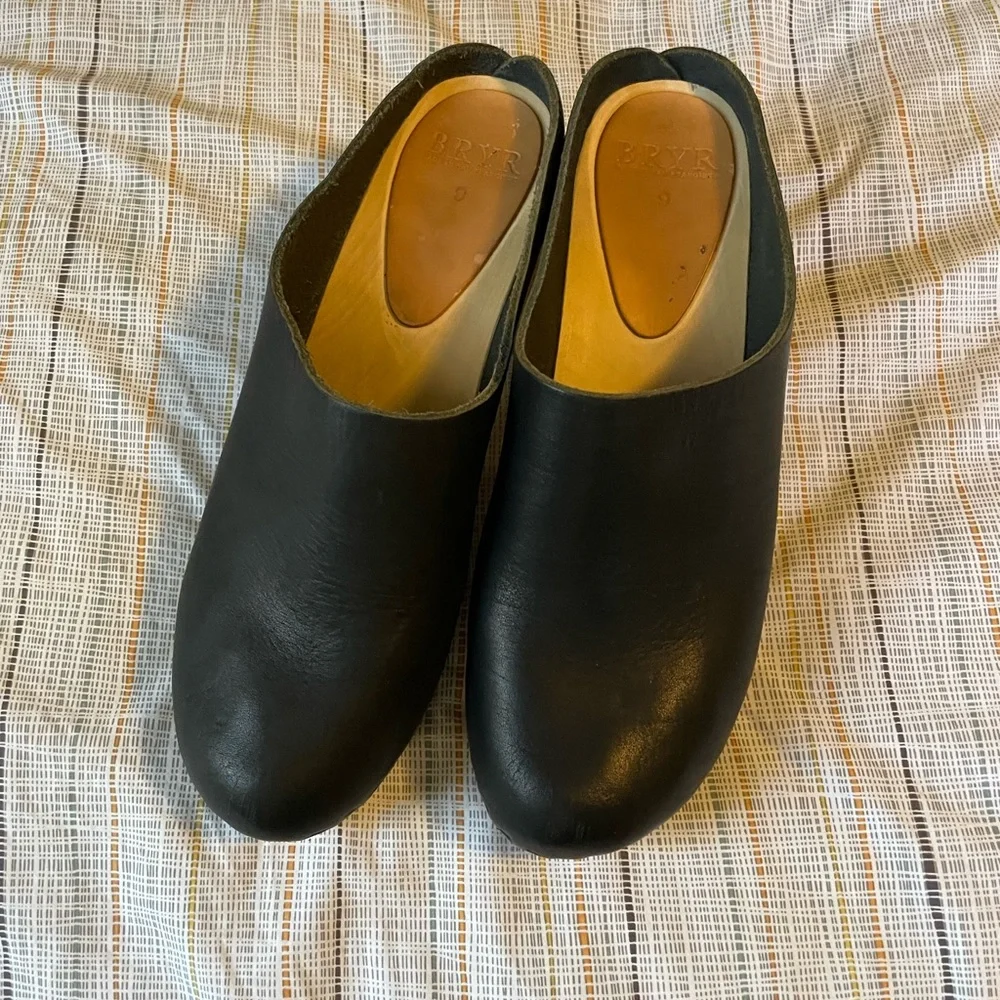 Bryr Black Leather Mule Clogs with Natural Wood Heel - Picture 8 of 10